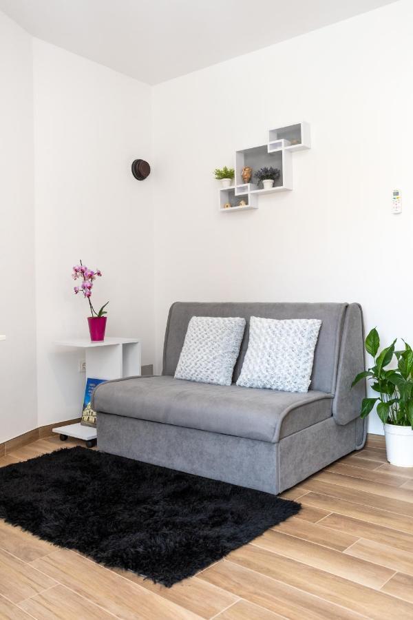 Apartman Palada Zminj ภายนอก รูปภาพ
