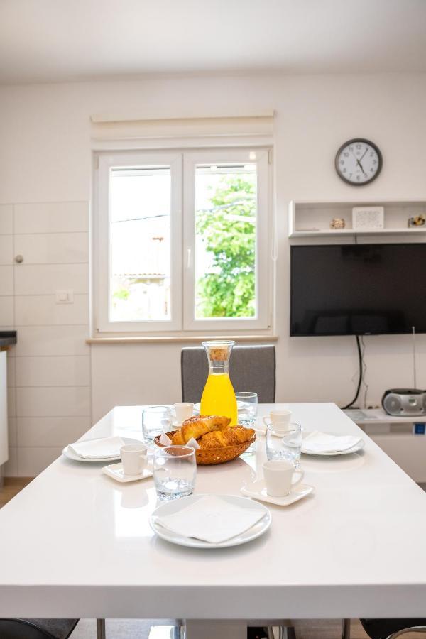 Apartman Palada Zminj ภายนอก รูปภาพ